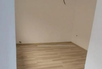 Casă cu 5 camere cu Teren 220 Mp în Brătianu - 4