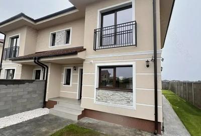 Casă cu 5 camere în Moșnița Nouă