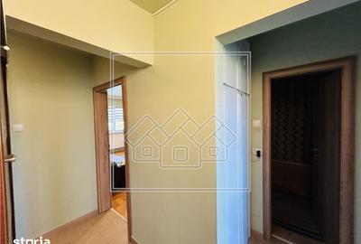 Apartament cu 3 camere decomandat în Ștrand - 18