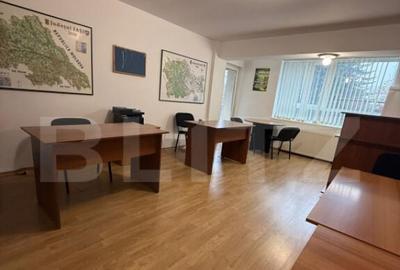 Apartament 3 camere, pretabil spatiu comercial, 85 mp, zona - 4