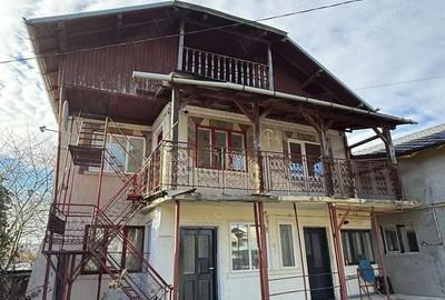 Casă cu 3 camere cu Teren 337 Mp în Bănești - 1