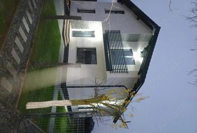 Casă cu 4 camere cu Teren 540 Mp în Central