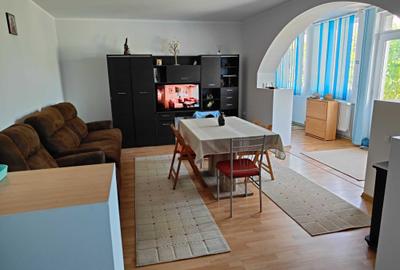 Casă cu 4 camere în Central - 2