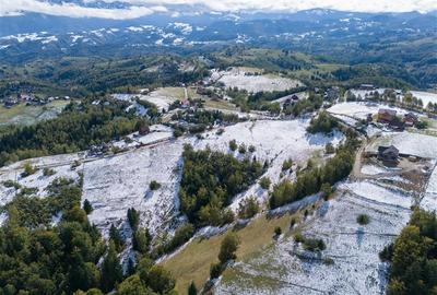 Teren Construcții intravilan de 12000 mp, în Peștera - 6