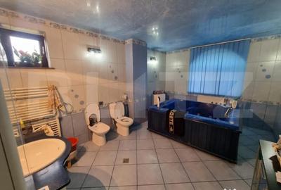 Casă cu 7 camere cu Teren 1200 Mp în Central - 6