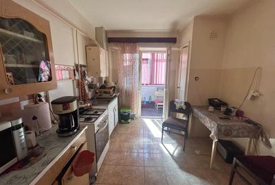 Apartament cu 3 camere decomandat în Obor - 3