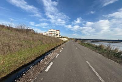 Teren 10.009 mp cu deschidere 70 m — vedere la lac și pădure - 2