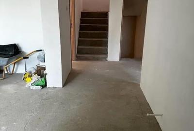 Casă cu 7 camere cu Teren 505 Mp în Cartierul Nord