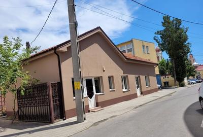 Spațiu comercial, de 100 mp, în Ultracentral - 3