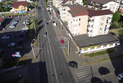 Spatiu Comercial de Vanzare 780 mp utili - Vitrina 63 m - Locatie buna - 16