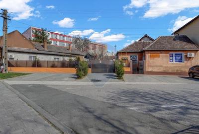 Casă cu 8 camere cu Teren 777 Mp în Ultracentral - 2