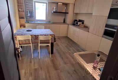 Apartament cu 3 camere decomandat în Capitol - 4