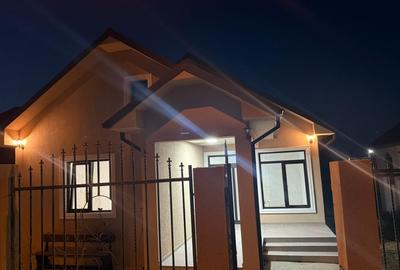 Casă individuală cu 3 camere cu Canalizare în Central - 11