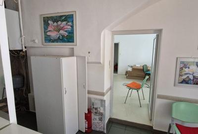 Spațiu comercial, de 130 mp, în Central - 3