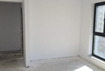 Apartament cu 4 camere semidecomandat în Băneasa - 11