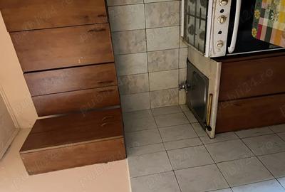 Garsoniera de vanzare cu priveli?te spre terenul de fotbal - 4