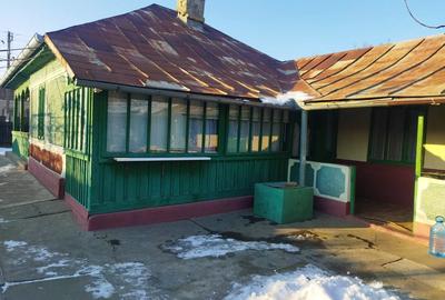 Casă cu Teren 2000 Mp în Tufești - 1