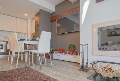 Apartament cu 3 camere decomandat, mobilat în 13 Decembrie - 10