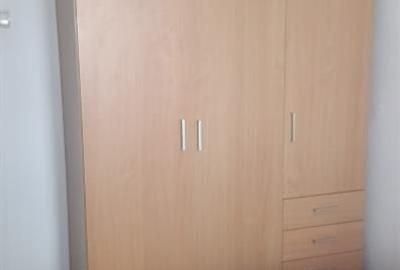 Apartament cu 3 camere decomandat, mobilat în Tractorul - 8