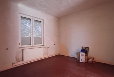 Casă individuală cu 6 camere cu Canalizare în Decebal - 13