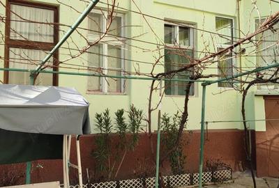 Casă cu 4 camere cu Teren 600 Mp în Intim - 2