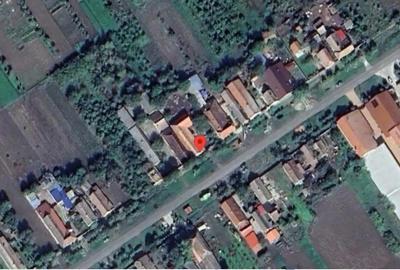 Casă cu Teren 1032 Mp în Est