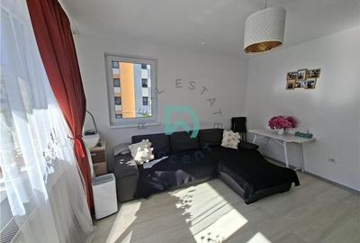 Apartament cu 3 camere decomandat în Tractorul