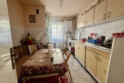 Apartament cu 4 camere decomandat în Mărăști