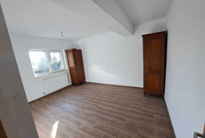 Apartament cu 3 camere semidecomandat în Cățelu - 5