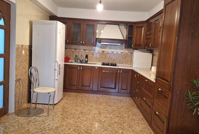 Casă individuală cu 4 camere cu Teren 100 Mp în Central - 9