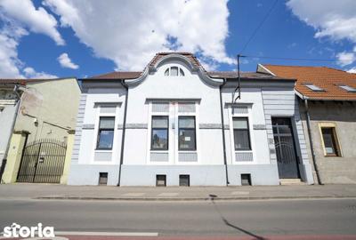 Casă cu 6 camere cu Teren 116 Mp în Ultracentral