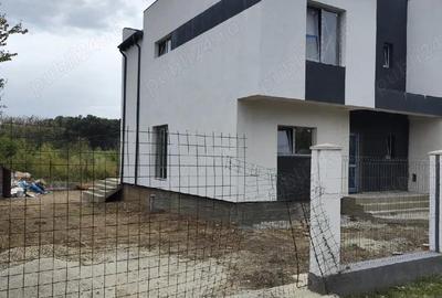 Casă în Petrești - 5