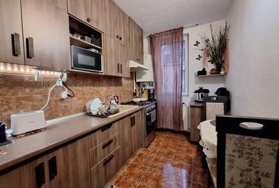 Apartament cu 3 camere semidecomandat, mobilat în Florești - 3