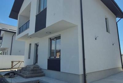 Casă cu 4 camere cu Teren 364 Mp în Central