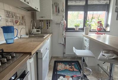 Casă cu 7 camere cu Teren 250 Mp în Central - 1