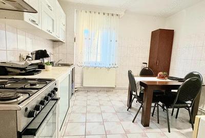 Apartament 3 camere, 2 bai, zona Liberta?ii - 1