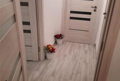 Apartament cu 3 camere semidecomandat în Mihai Bravu