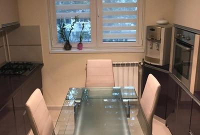 Apartament cu 3 camere semidecomandat în Timpuri Noi
