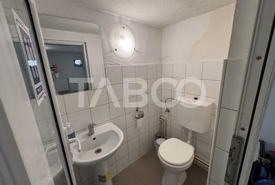 Spatiu comercial cu doua intrari separate 4 camere 2 bai 84 mpu Sibiu - 6