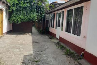Casă cu 5 camere cu Teren 700 Mp în Peretu - 10