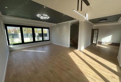 Casă cu Canalizare în Dumbrăvița