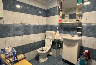 Casa de vanzare, cu 4 camere, zona Sector 5 - 6