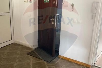 Casă cu 5 camere cu Teren 188 Mp în Vitan - 4