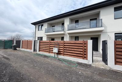 Duplex cu 3 camere cu Canalizare în Sud - 1