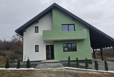 Casă cu 4 camere în Șelimbăr - 8