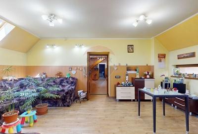 Casă individuală cu 10 camere cu Canalizare în Blumăna - 2