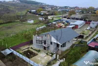 Casă cu 3 camere cu Canalizare în Hârșova - 3