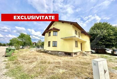Casa spatioasa cu 5 camere,interior la rosu,423 mp teren,Micesti