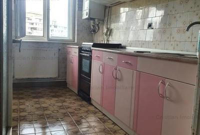 Apartament cu 3 camere decomandat în Barieră