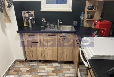 Apartament cu 4 camere decomandat în Sălăjan - 2
